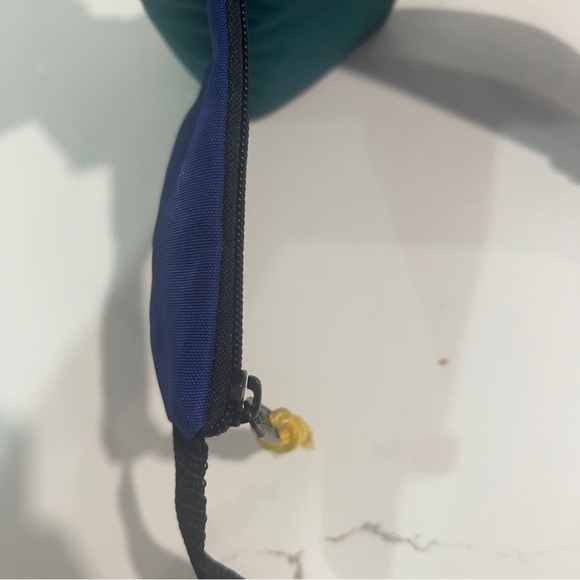 Coleman Drink Carrying Belt Bag - Picture 4 of 5